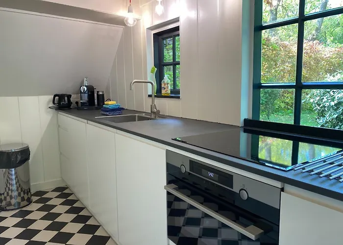 度假居 In Near The